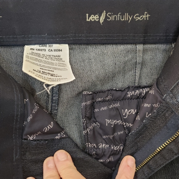 Lee, Sinfully Soft, NWOT, dress dark blue jeans, size 12 Medium - Picture 15 of 16